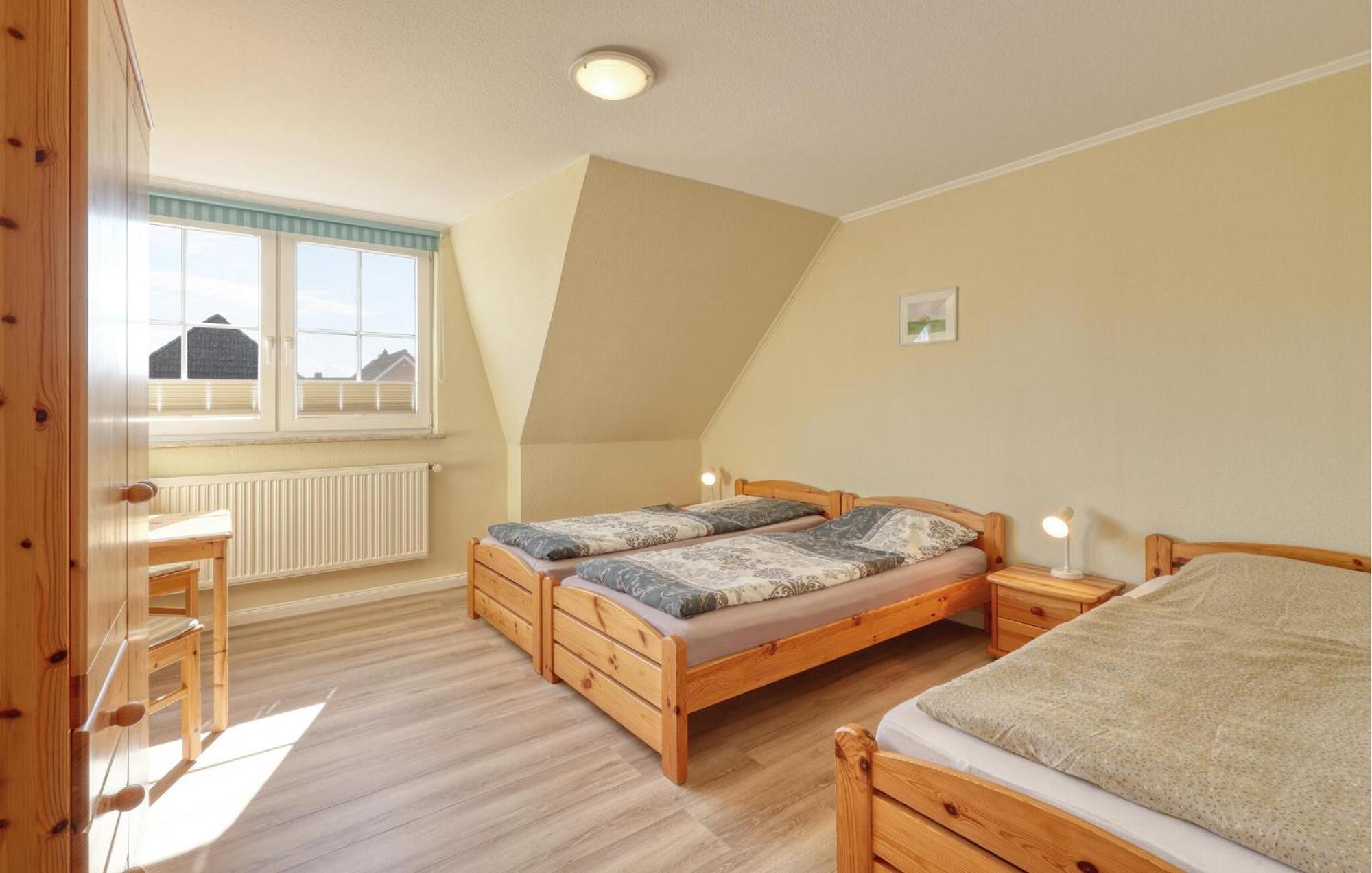 Nice Home In Toenning With Kitchen Buitenkant foto