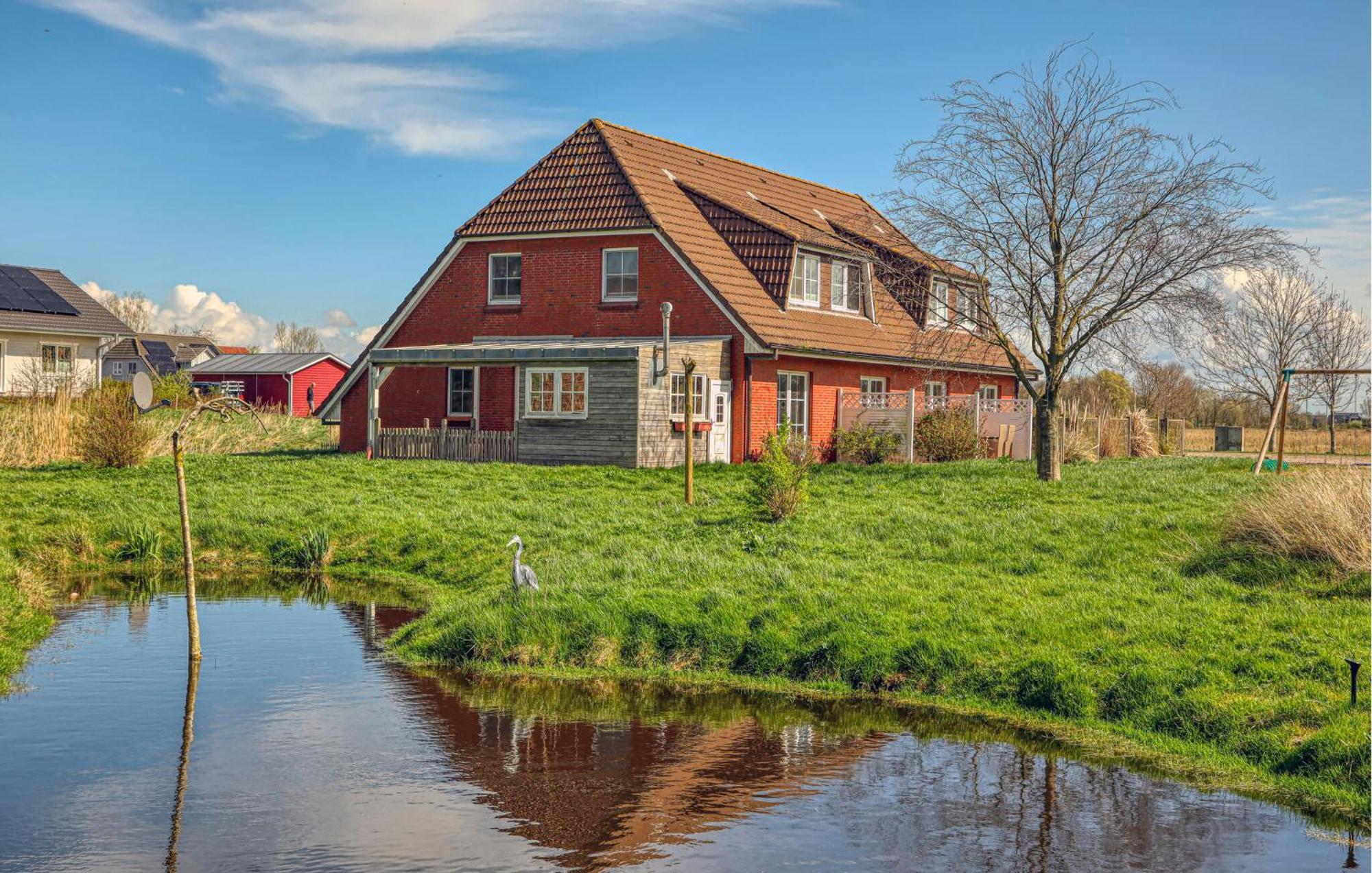 Nice Home In Toenning With Kitchen Buitenkant foto